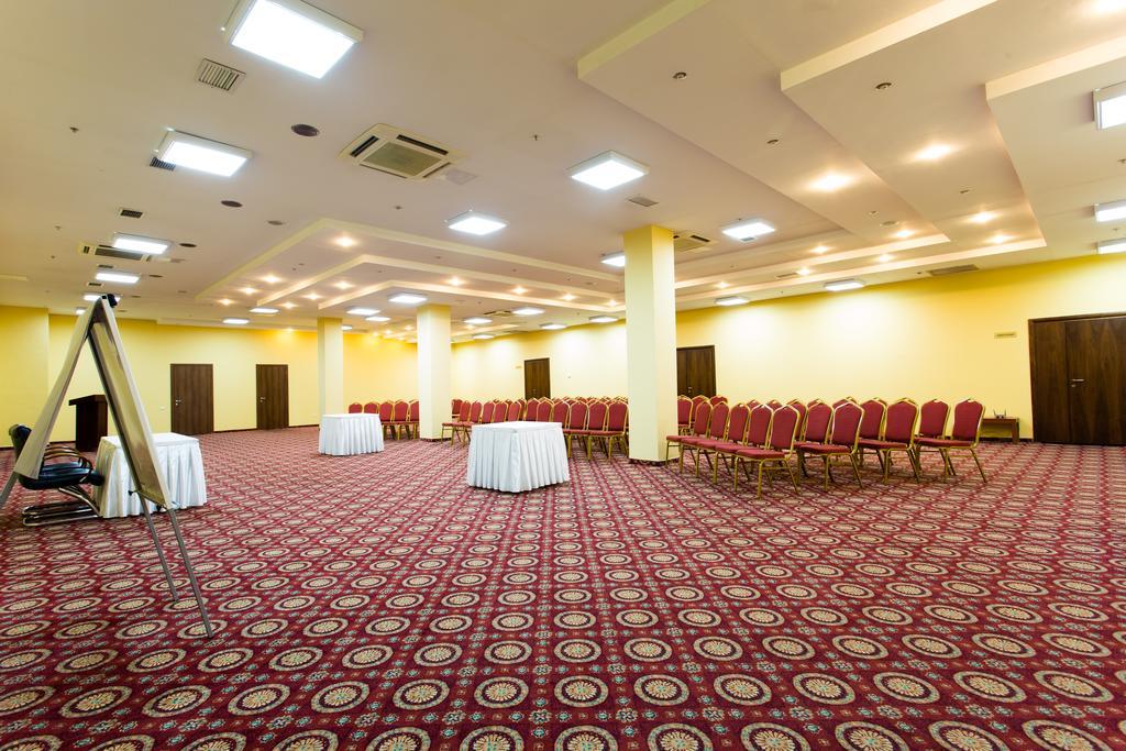 Hotel Duman Astana Buitenkant foto