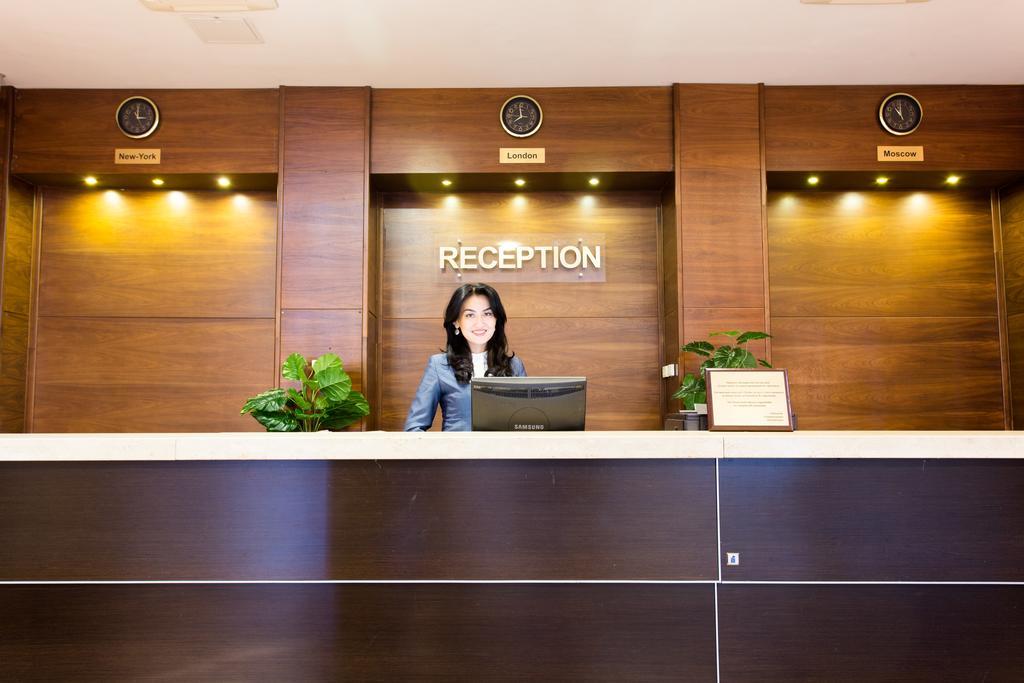 Hotel Duman Astana Buitenkant foto