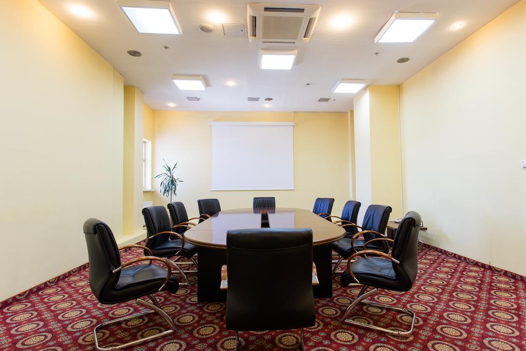 Hotel Duman Astana Buitenkant foto
