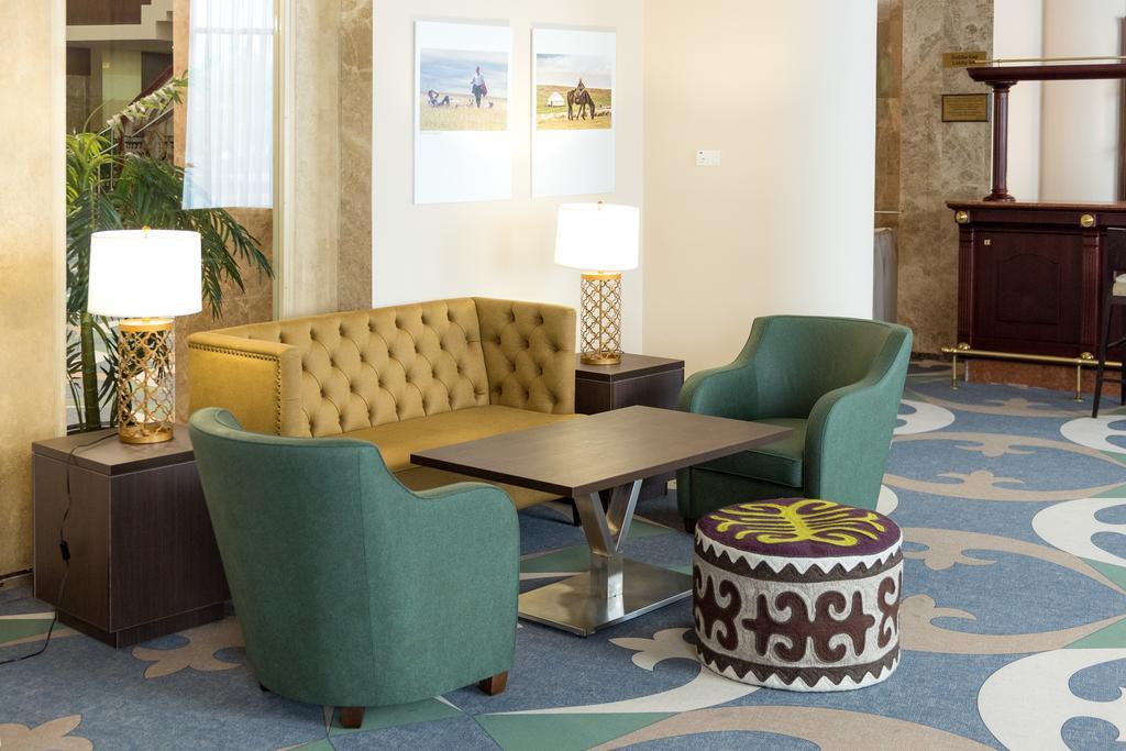 Hotel Duman Astana Buitenkant foto