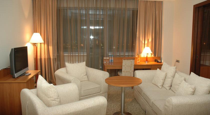 Hotel Duman Astana Buitenkant foto