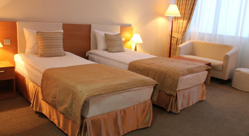 Hotel Duman Astana Buitenkant foto